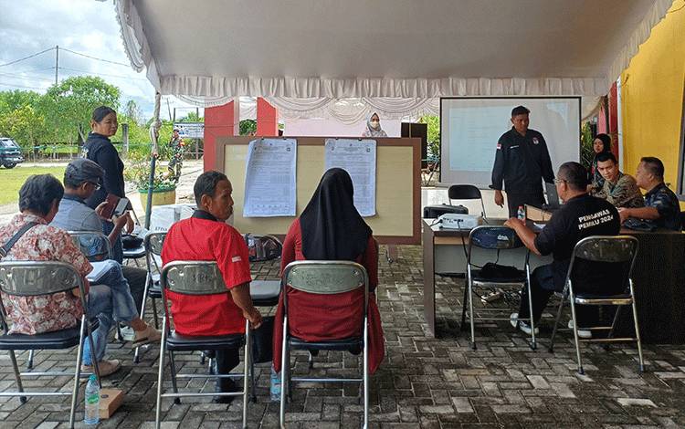 Pleno Rekapitulasi Pilkada di Kecamatan Mentawa Baru Ketapang Dibuka 2 Panel