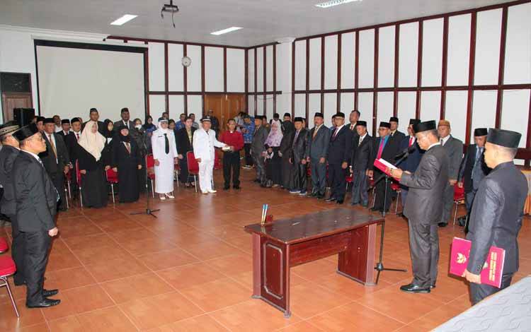 Pj Bupati Seruyan Lantik Pejabat Struktural dan Penjabat Kepala Desa