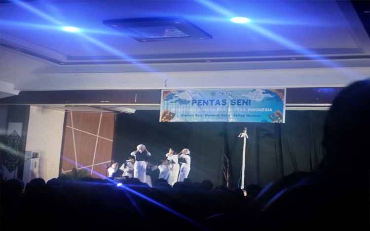 Mahasiswa PBSI Tampilkan Tarinisasi Puisi Joko Pinurbo "Celana"