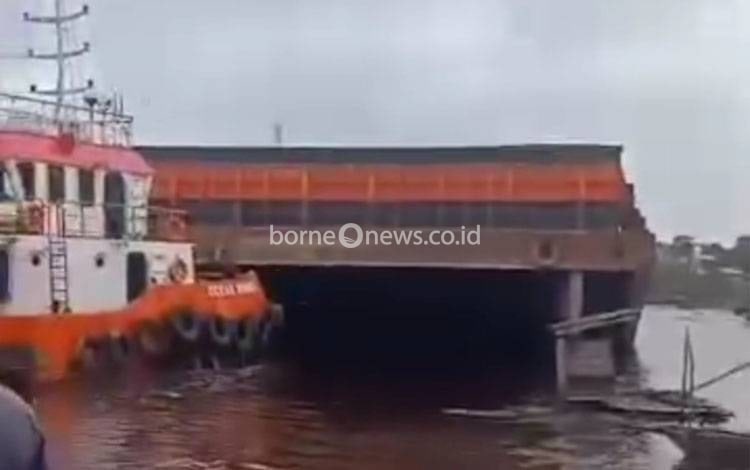 Tongkang Tabrak Lanting Warga di Kotim
