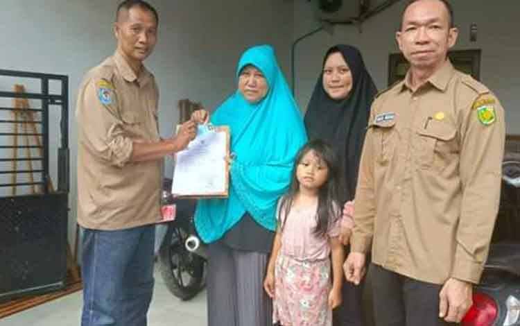 Disdukcapil Palangka Raya Jemput Bola Tertib Dokumen Kependudukan