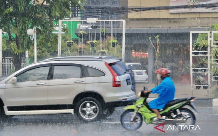 BMKG Prakirakan Cuaca Sebagian Besar Wilayah Indonesia Diguyur Hujan