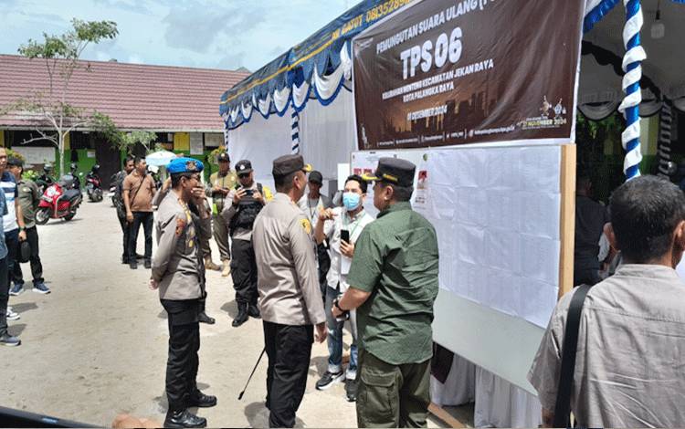 KPU Palangka Raya Beserta Forkopimda Pantau 2 TPS Yang Melaksanakan PSU