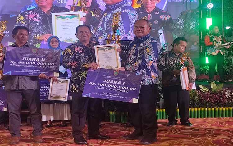 Plh Asisten Pemkesra Kalteng Hadiri Malam Anugerah Lomba Desa Wisata 2024