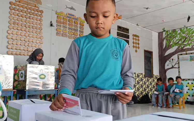 RA Melati Kenalkan Demokrasi Sejak Dini melalui Simulasi Pemungutan Suara