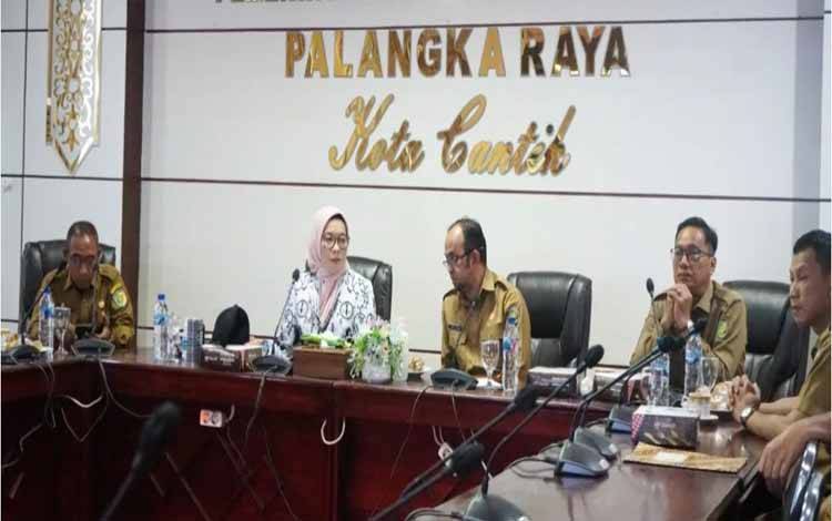 Pj Wali Kota Palangka Raya Ancam Sanksi Tegas Penimbun Bahan Pokok