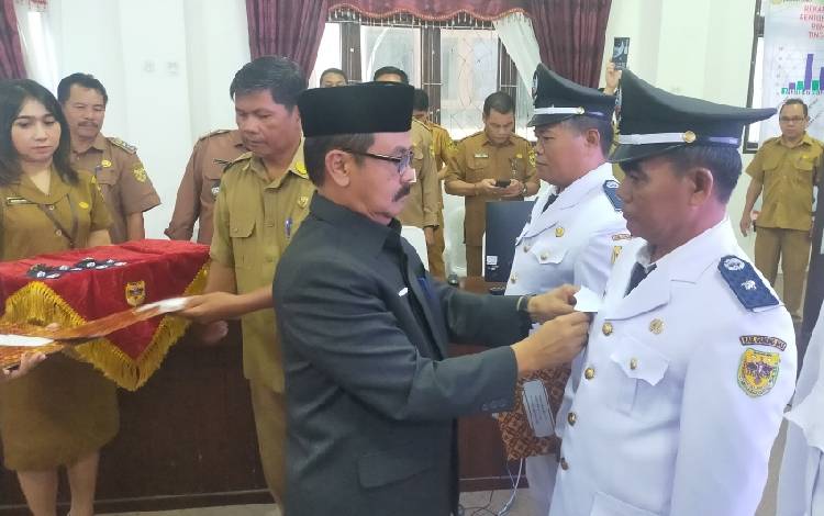 Pj Bupati Gunung Mas Lantik 4 Pj Kepala Desa