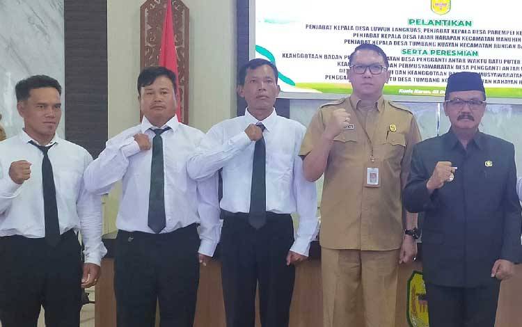 Pj Bupati Gunung Mas Resmikan 3 Anggota BPD Pengganti Antar Waktu