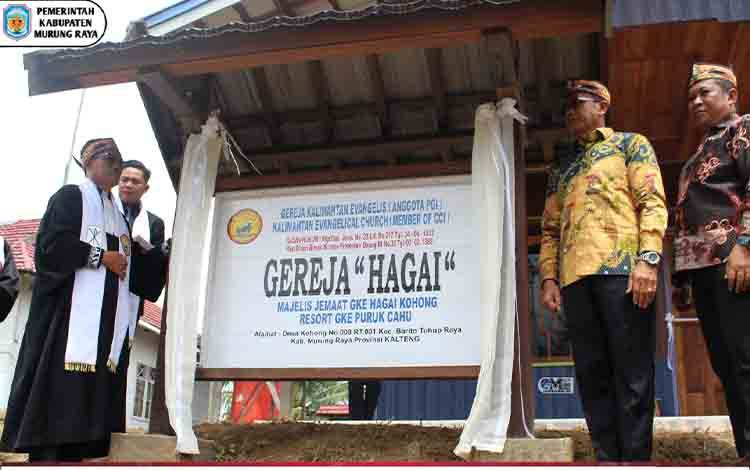 Pj Bupati Murung Raya Resmikan Gedung Gereja GKE Hagai di Batura