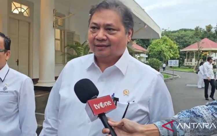 Airlangga Minta Pengusaha Lebih Produktif Siasati Kenaikan UMP 2025
