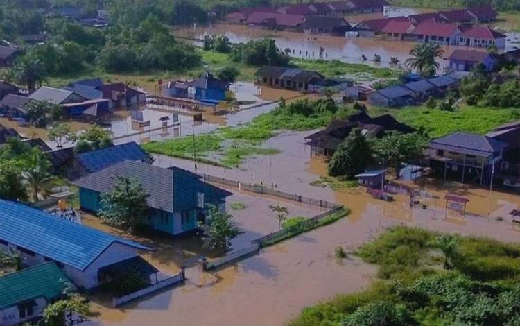 Kondisi debit air di wilayah Pujon, Kecamatan Kapuas Tengah, Kabupaten Kapuas, Pada Jumat (29/11/2024).(FOTO: Dokumentasi Walhi untuk Borneonews)