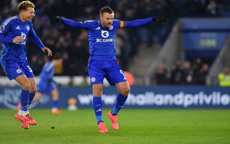 Van Nistelrooy Raih Kemenangan di Laga Debutnya Bersama Leicester City