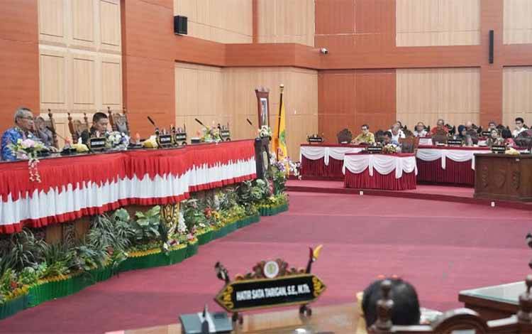 Paripurna DPRD Palangka Raya membahas Raperda inisiatif. (FOTO: HUMAS)