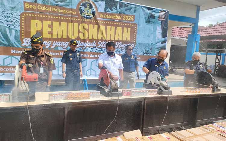 Bea Cukai Palangka Raya Musnahkan Barang Ilegal