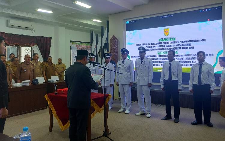 Pesan Pj Bupati Gunung Mas kepada Pj Kades yang Baru Dilantik