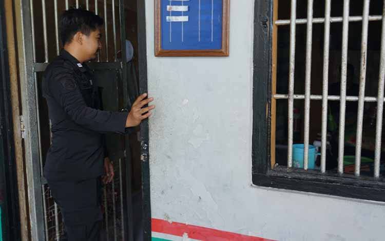Rutan Palangka Raya Jaga Kamtib dengan Kontrol Keliling Blok Hunian