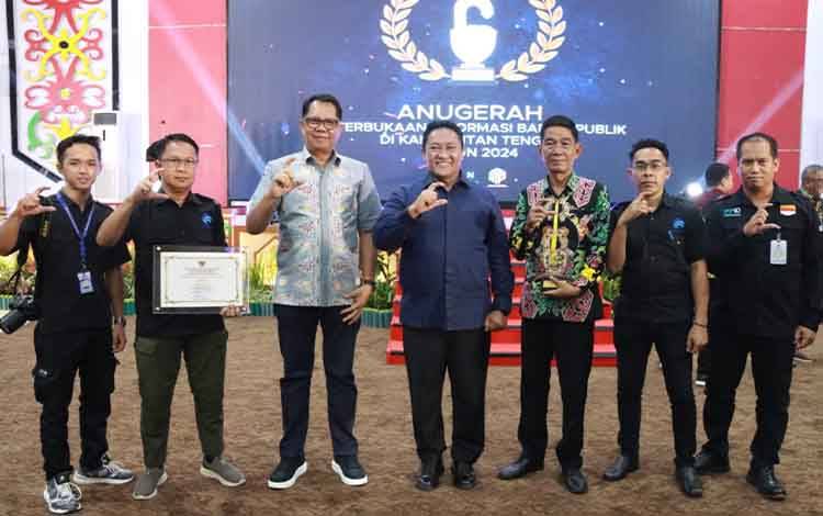 Pemkab Kapuas Raih Penghargaan Kabupaten Informatif