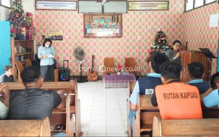 Jelang Natal, WBP Nasrani Rutan Kapuas Ikuti Rangkaian Ibadah