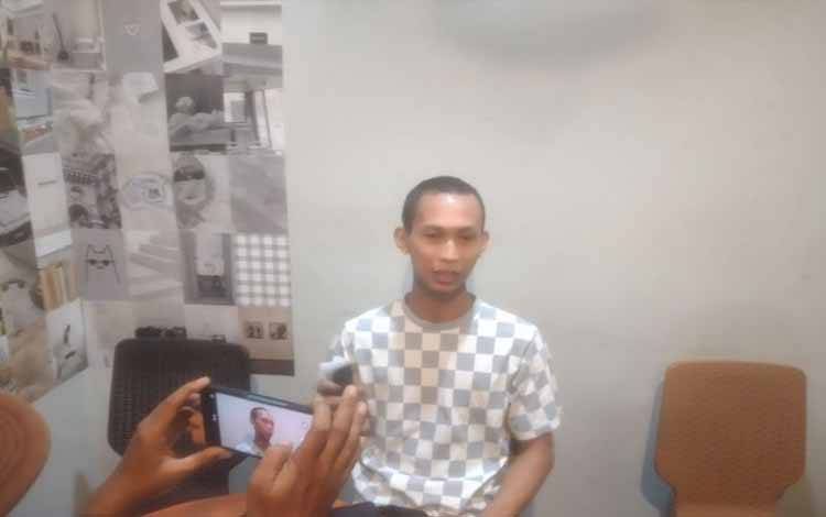 Manajer SPBU Tavanjuka Palu Asriadi Hamzah. ANTARA/Fauzi Lamboka