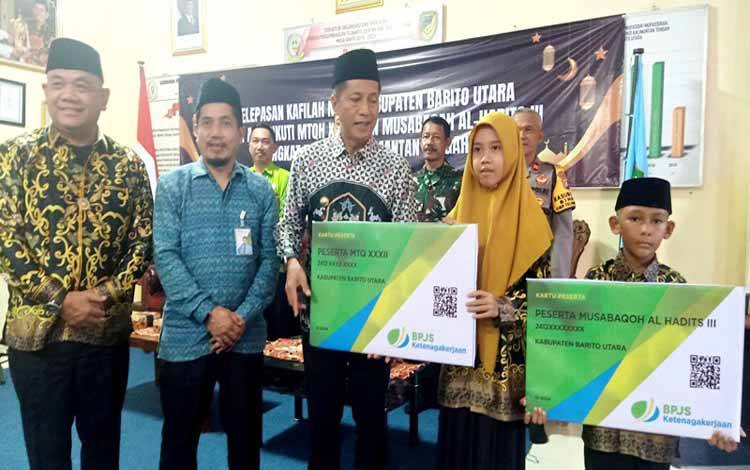Pj Bupati Lepas Kafilah Barito Utara Ikuti MTQH ke XXXII Tingkat Kalteng