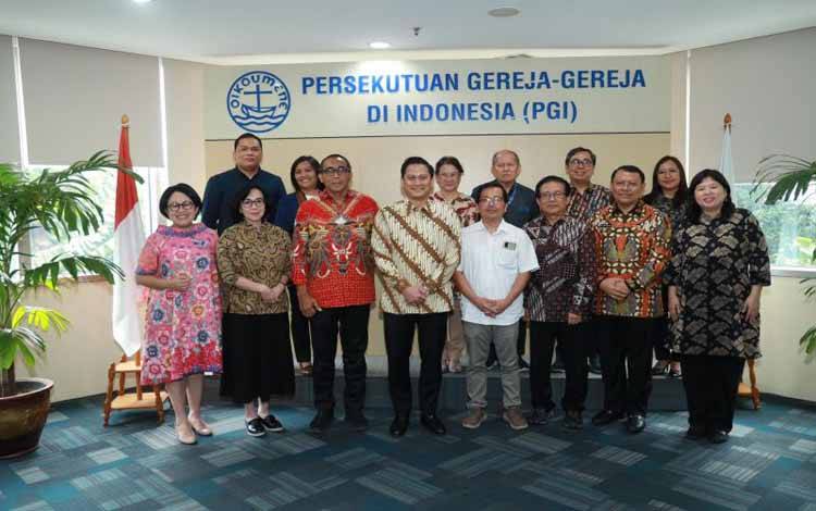 Panitia Natal Nasional 2024 menggelar audiensi dengan Persekutuan Gereja-Gereja di Indonesia (PGI) untuk mempererat sinergi dalam menyukseskan puncak perayaan Natal yang akan dilaksanakan pada 28 Desember 2024 di Indonesia Arena, Jakarta. (ANTARA/HO-Panitia Natal Nasional 2024)