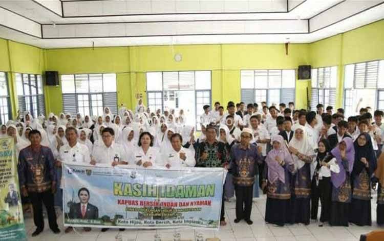 MAN Kapuas Dukung Program Adiwiyata