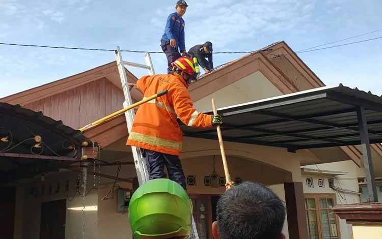 Waspada Kebakaran Akibat Korsleting Listrik, Diskarmat Palangka Raya Imbau Periksa Kondisi Kabel