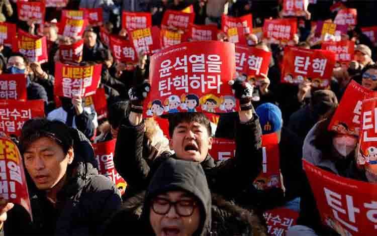 Unjuk Rasa Besar Digelar di Seoul Tuntut Presiden Yoon Mundur