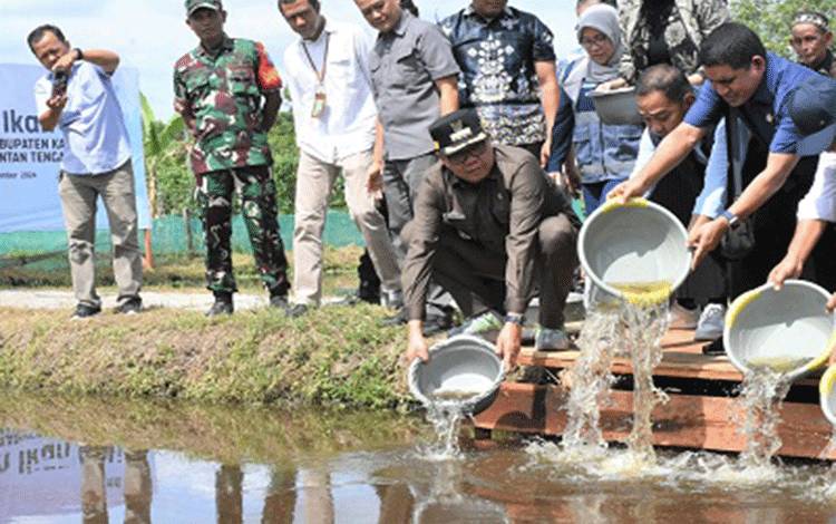 Pj Bupati Kapuas: Kunjungan Komisi IV DPR-RI Jadi Motivasi Bagi Pembudidaya Ikan