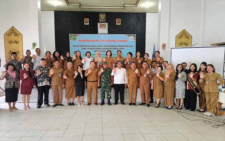 Asisten I Kukuhkan Pengurus Forum PUSPA Barito Timur Periode 2024-2027