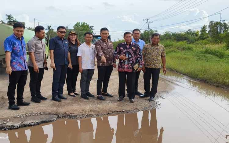 Anggota DPRD Kalteng Serap Aspirasi Masyarakat, Perbaikan Jalan Lingkar Selatan Sampit Jadi Prioritas