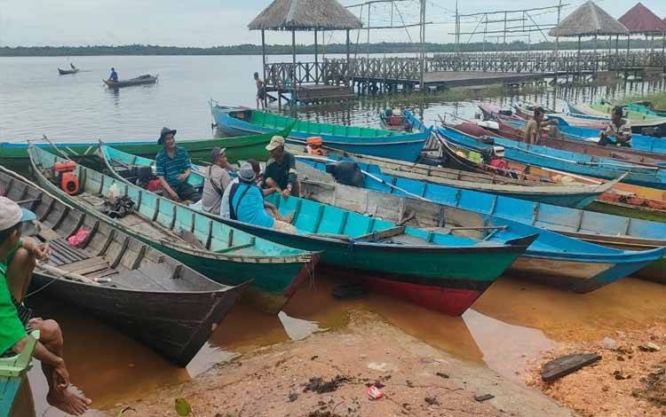 Diskan Seruyan Distribusikan Mesin BBG untuk Nelayan