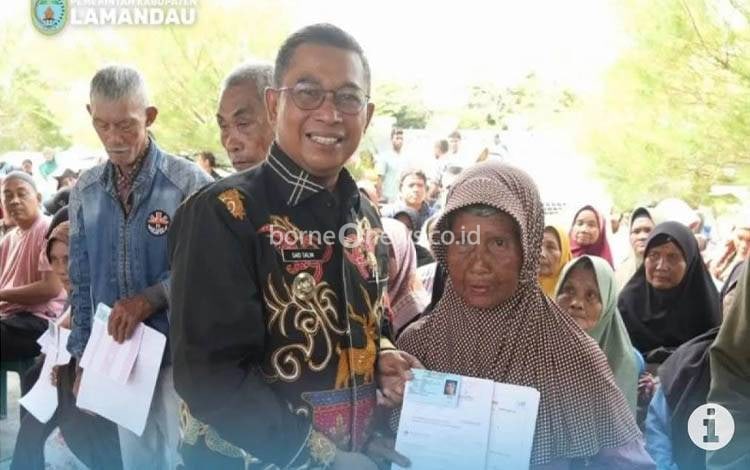 Pemkab Lamandau Salurkan BLTD DBH-DR dan Bantuan Sosial UEP