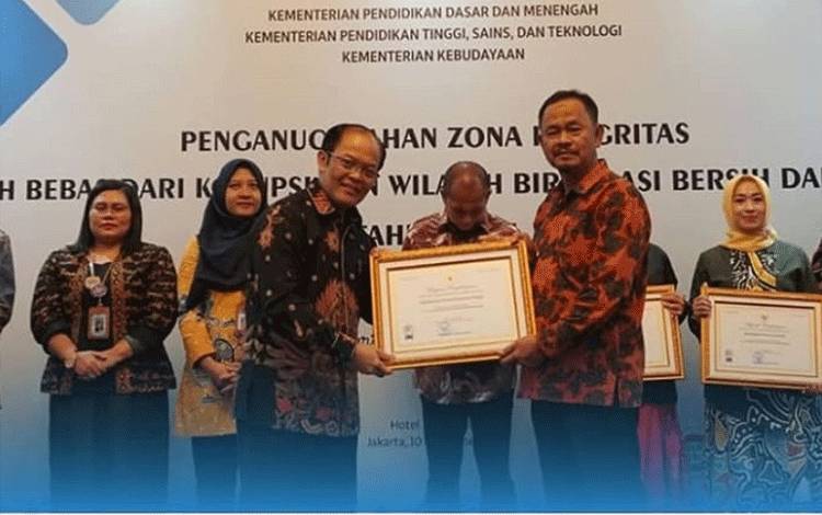 Balai Bahasa Kalteng Raih Penghargaan Zona Integritas di Kemendikdasmen