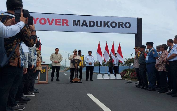 Prabowo Resmikan Jalan Layang Madukoro Tingkatkan Ekonomi Jateng