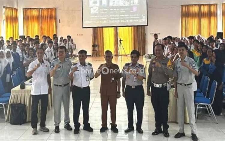 Webinar dan Sosialisasi Keselamatan Berlalu Lintas