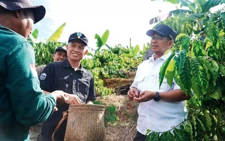 Pj Bupati Lamandau Apresiasi Keberhasilan Petani Kembangkan Kedelai