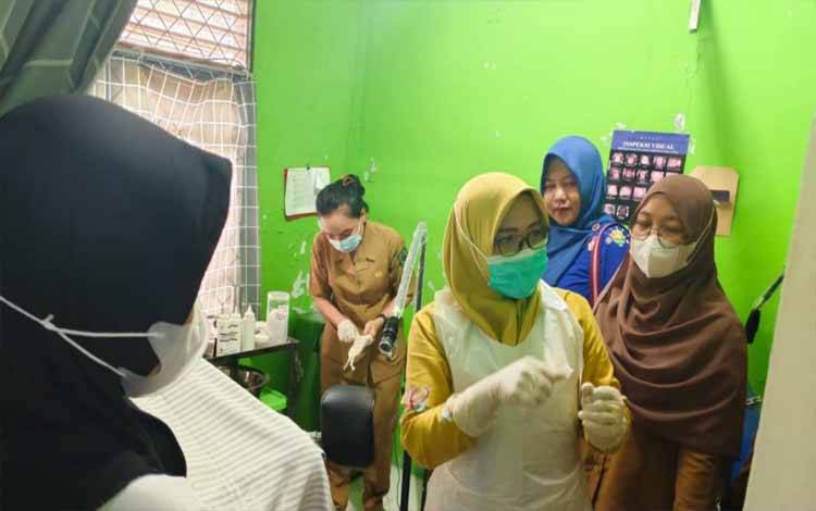 Dinkes Kapuas Gelar OJT Deteksi Kanker Leher Rahim