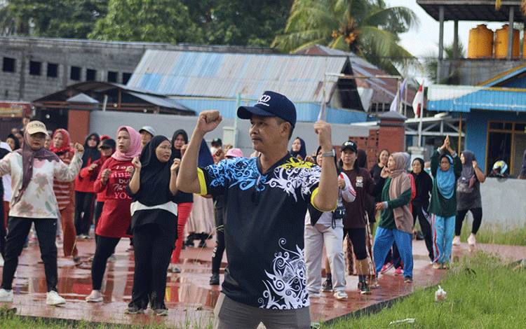 Disbudporapar Pulpis Gelar Senam Bersama dan Bagi Kupon Kepada Masyarakat