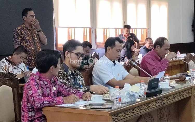 Bapemperda DPRD Kalteng Rapat Bahas Usulan Propemperda 2025