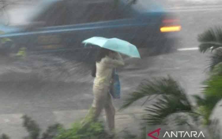 BMKG Prakirakan Sebagian Besar Wilayah Dilanda Hujan pada Minggu
