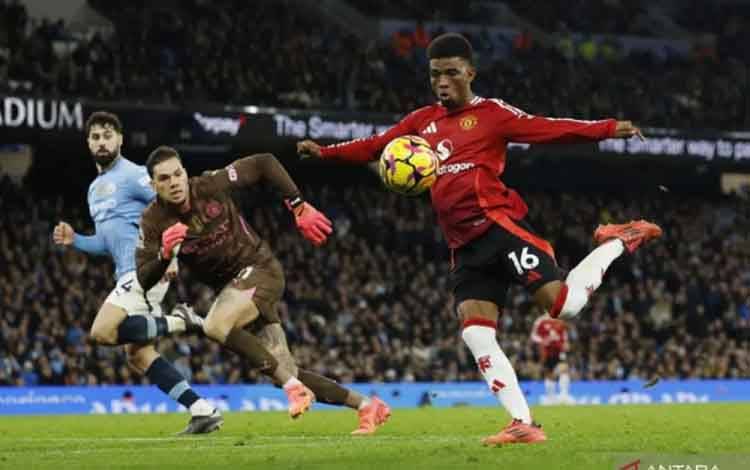 Pembalikan Dramatis Bawa MU Bungkam City 2-1