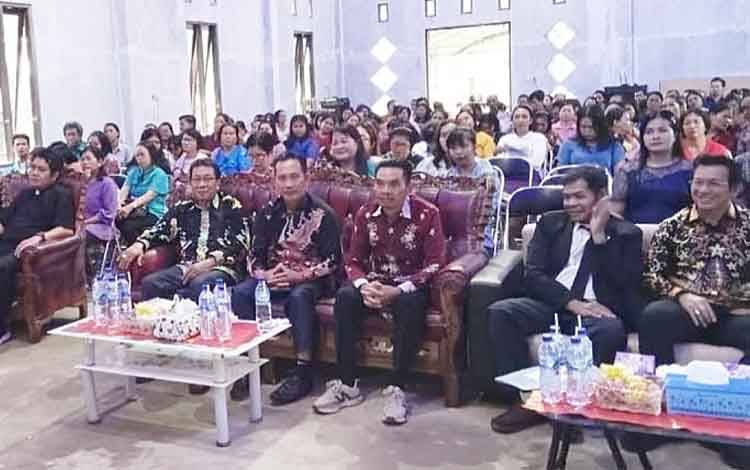 Sekda Barito Timur Pimpin Safari Natal di Kecamatan Patangkep Tutui