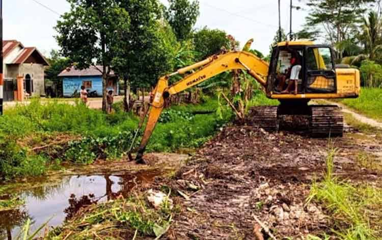 Ketua Komisi II DPRD Palangka Raya Dorong Rutinisasi Normalisasi Drainase