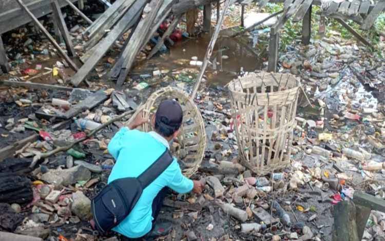 DLH Palangka Raya: Bantulah Kami, Jangan Buang Sampah ke Sungai