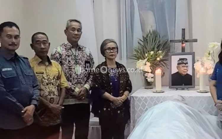 Pj Sekda Pimpin Rombongan Pemko Kunjungi Rumah Duka Nahson Taway