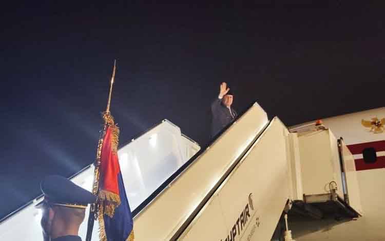 Presiden Prabowo Bertolak ke Tanah Air usai Hadiri KTT D-8 Mesir