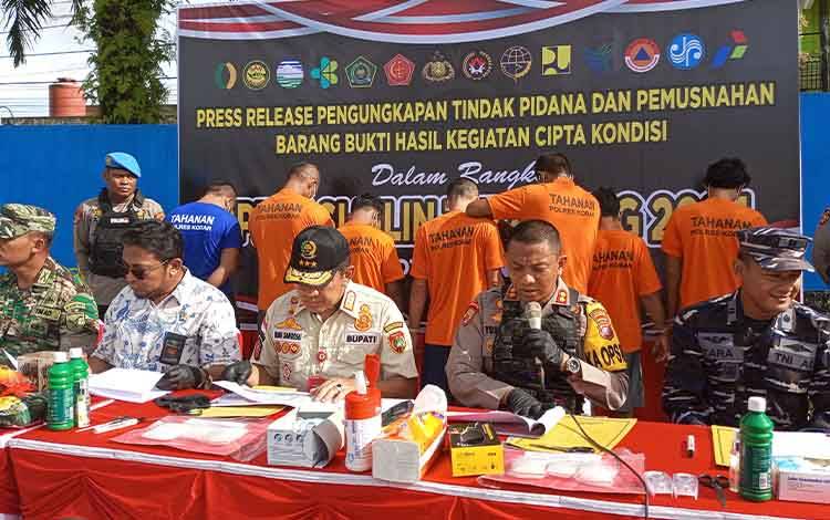 Polres Kobar Ringkus Pelaku Pencurian Kotak di Amal Makam Kesultanan Kutawaringin Pangkalan Bun