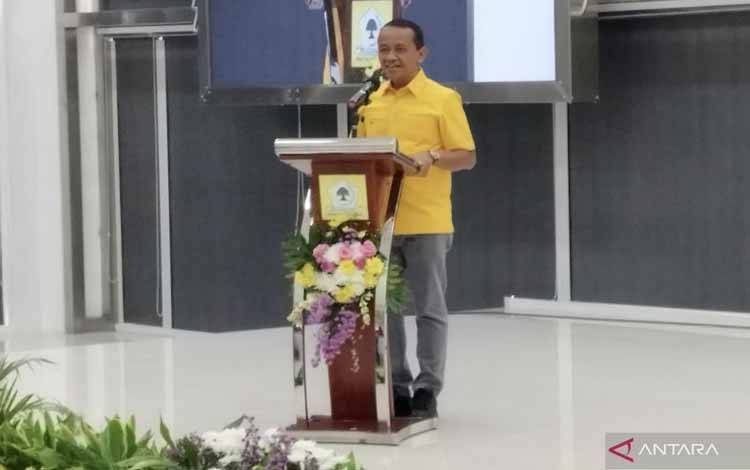Ketua Umum Partai Golkar saat berpidato dalam Silaturahmi Perempuan Golkar dan Peringatan Hari Ibu di Kantor DPP Partai Golkar, Jakarta, Jumat (20/12/2024). (ANTARA/Bagus Ahmad Rizaldi)