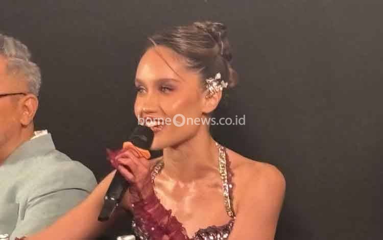Cinta Laura Belajar Bahasa Jawa Hingga Lakukan Adegan Aksi di Filmnya